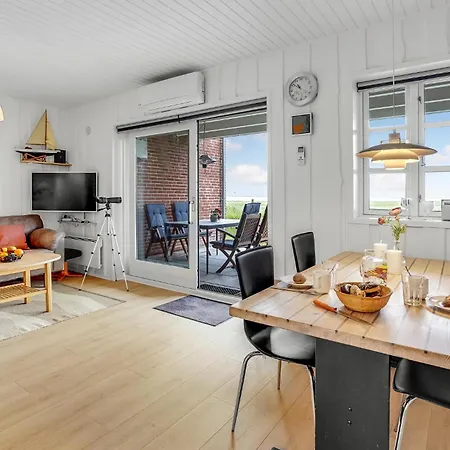 Ferienhaus Amazing In Romo With Kitchen